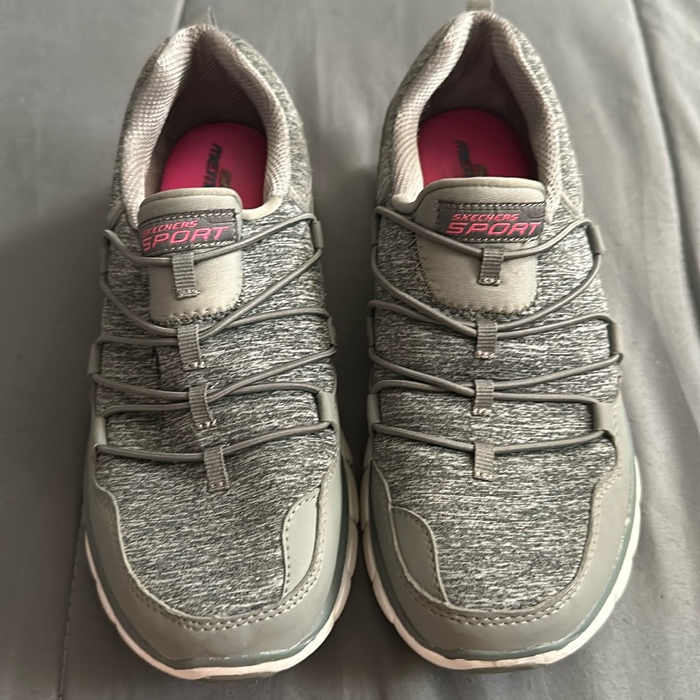 sketchers memory foam shoes